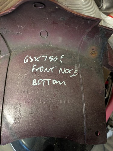 Gsx750f nose panel piece - nose,
