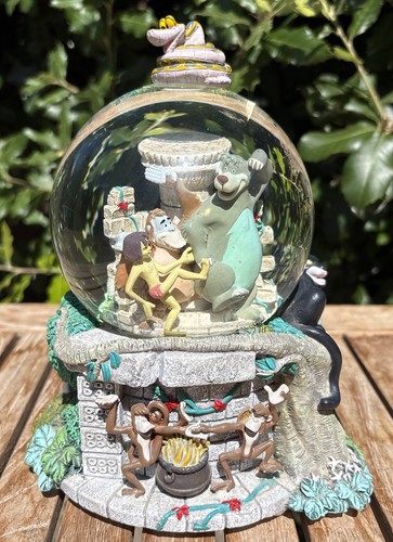 Disney snow globe - snow, box