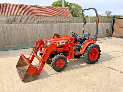 Kubota b2400 compact tractor - compact,
