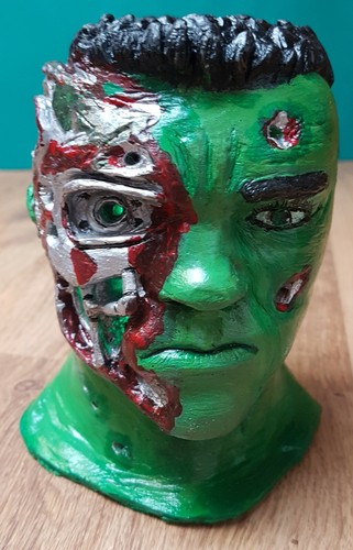 Hulk figure with green light - hulk,