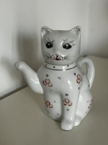 Vintage lucky cat - lucky, teapot