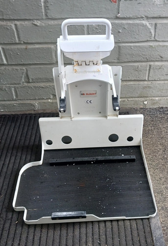 Ambulance mounting bracket for - ambulance,