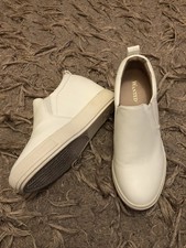 🖤🖤WANTED  White Slip On