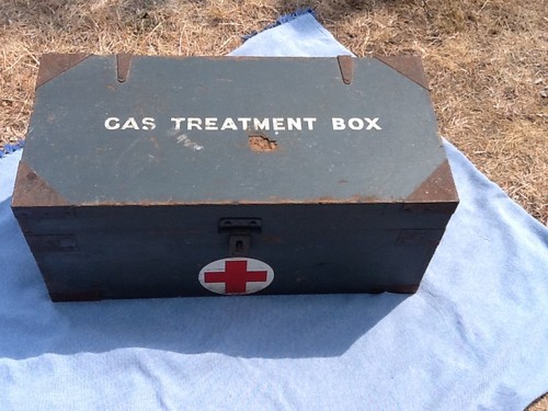Vintage military trunk medical - military,