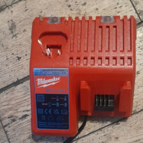Milwaukee m12 18c - milwaukee, battery
