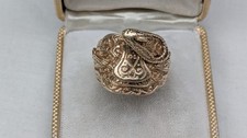 Heavy gents 9ct gold saddle ring. 13.1 grams. Size T- T 1/2.