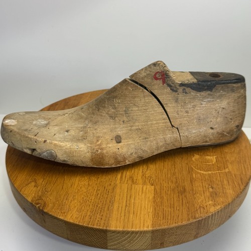 Vintage wooden men - men, shoe