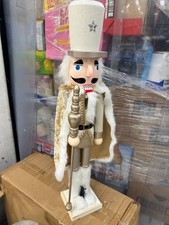 nutcracker soldier christmas decoration white glitter 3ft tall 91cm
