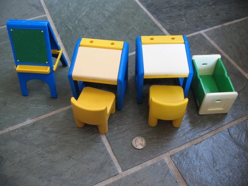 Little tikes family dollhouse - little,