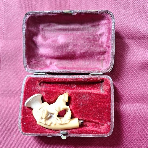 Meerschaum pipe rearing - meerschaum, horse