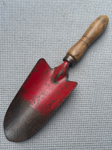 Vintage gardeners trowel - vintage,