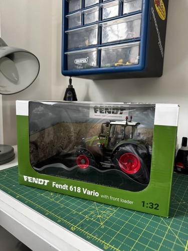 Universal hobbies fendt - universal,
