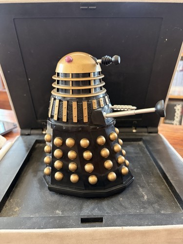 Doctor who black and gold - who,
