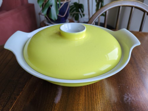 Poole pottery lidded - , serving