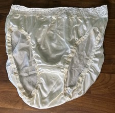 Vtg Hanes Cream Shiny Nylon