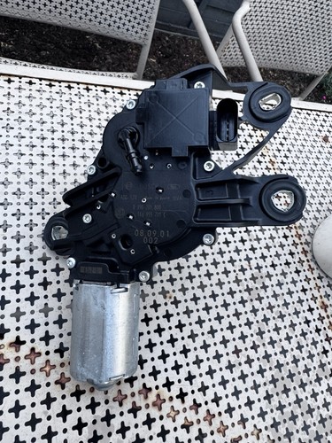 Genuine bosch rear wiper motor - genuine,
