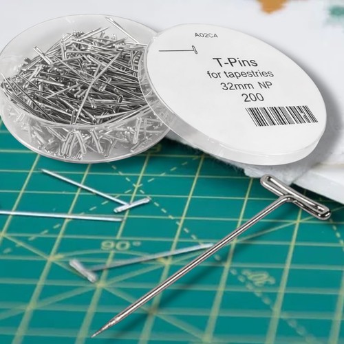 Pins stretching tapestries - t,