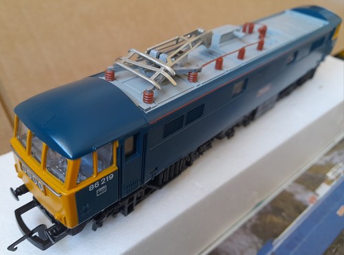 Hornby r360 class loco - 86/2,
