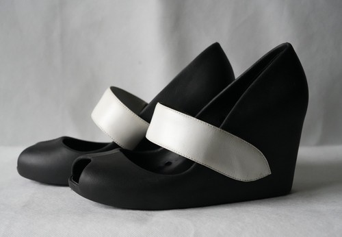 United nude rubber peep toes - rubber,