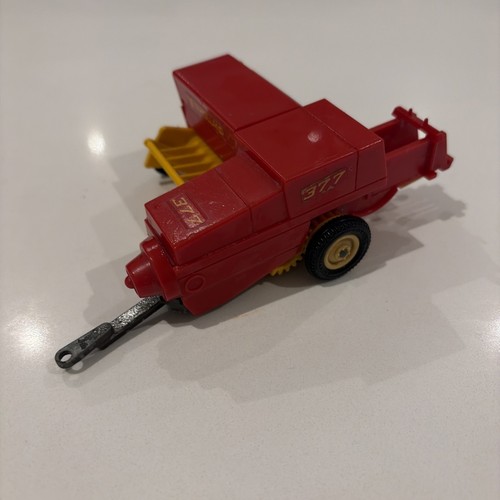 New holland 377 plastic - new,