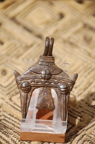 Lobi bronze key ring pendant - lobi, ring/pendant