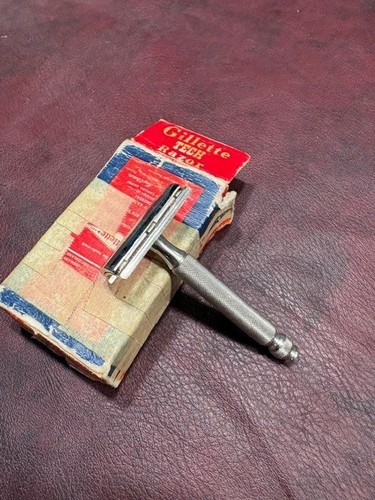 Vintage gillette tech razor - tech, in