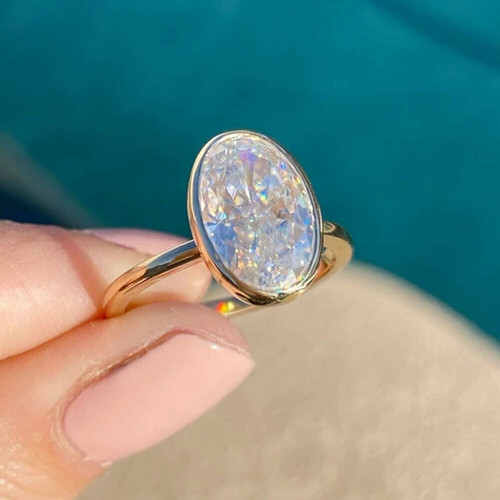 Oval cut moissanite bezel - cut,