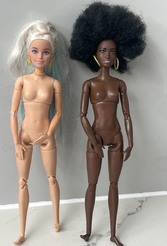 Barbie doll lot made - barbie, x2