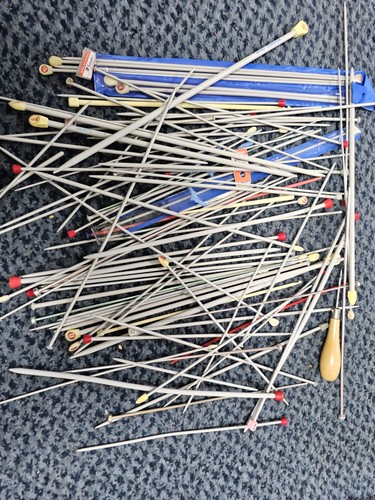 Vintage knitting needles - 90,