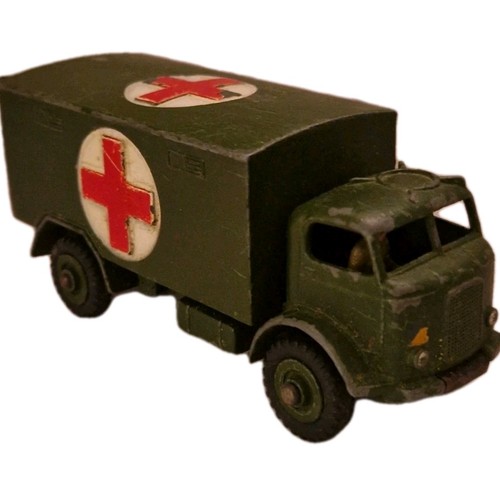 Dinky 626 military - military, ambulance