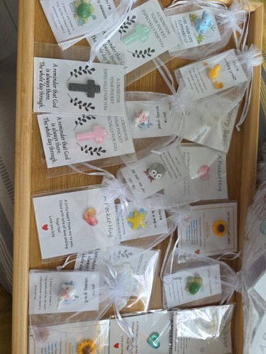 133 various pocket hugs - 133,