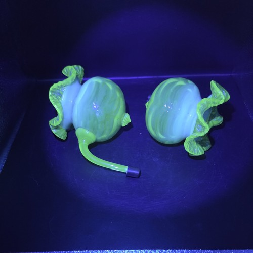 Gorgeous pair uranium - of,