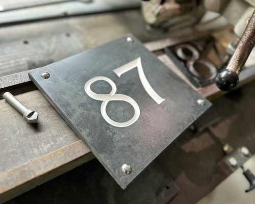 Large black slate - black, number