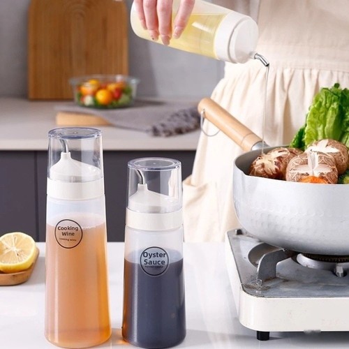 Plastic squeeze sauce bottles - sauce,