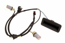 GENUINE Freelander 2 Tailgate Boot Switch LR083610