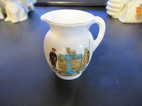 Crested china hawes crest swan - crested,