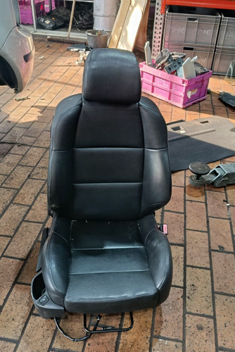 Peugeot 307cc passenger seat