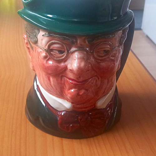 Royal doulton toby jug - royal,
