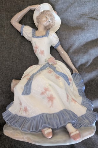 Nao lladro figurine - nao, lady