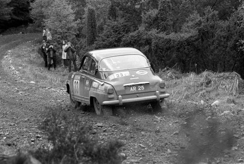 Alastair robertson lindsay - robertson,