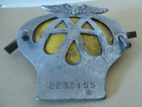 Vintage car badge 2e33155 - aa,