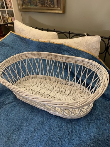 Vtg white wicker moses basket - vtg,