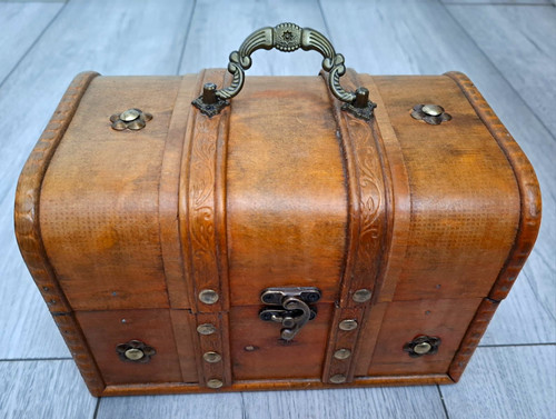 Treasure chest style - style, wooden