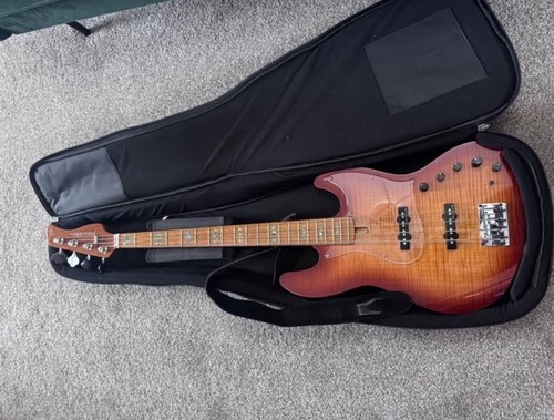 Sire marcus miller v10 - sire,