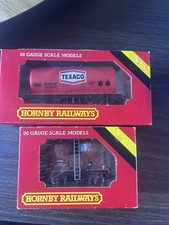 Hornby 00 Gauge Texaco Tank Wagon R.231 & Twin Silo Wagon R.125 - BOXED