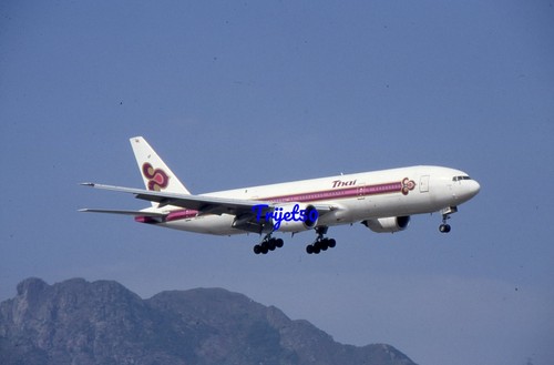 35mm airliner slide boeing 777 - 35mm,