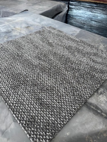 Grey carpet tiles 125m2 - tiles,