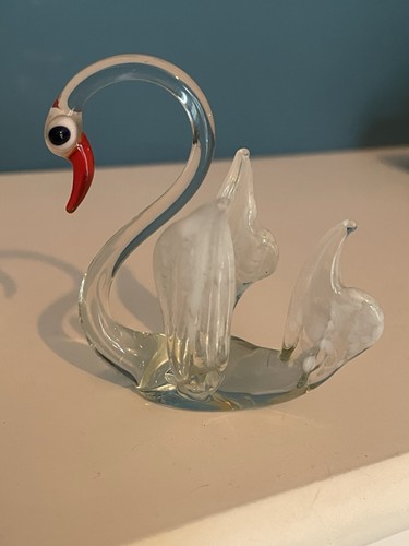 Beautiful vintage glass swan - beautiful,