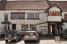 Photo 12x8 The Black Swan pub