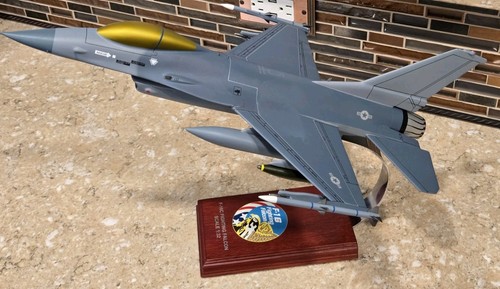 Usaf 16c falcon executive - f-16c,